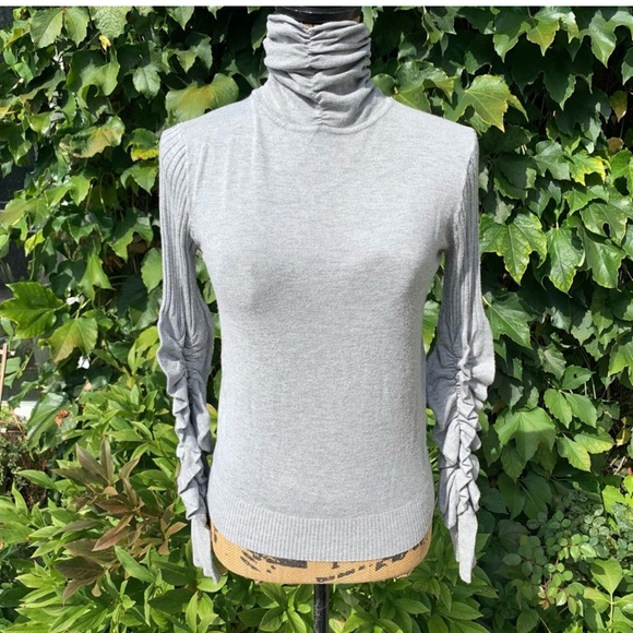 YOKI Gray Ruched Sleeve Turtleneck Sweater, M - Picture 1 of 7